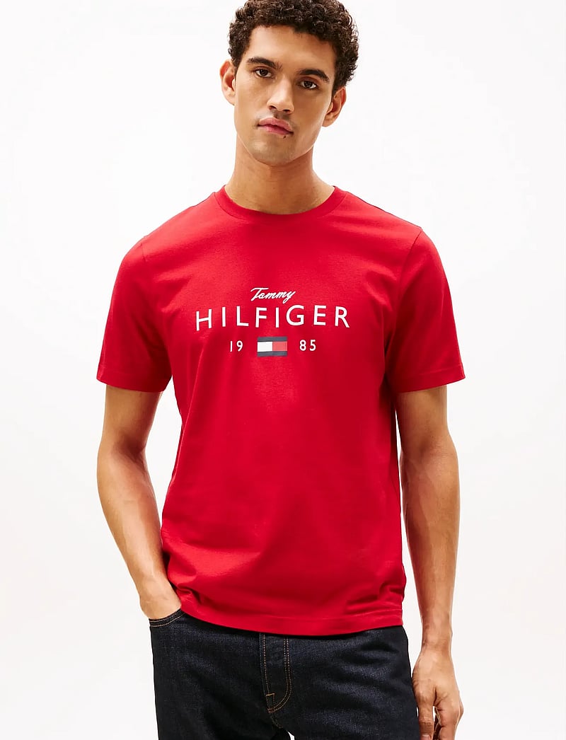 Tommy Hilfiger - BRAND LOVE BIG HILFIGER TEE - kortærmede t-shirts - medium red - 0