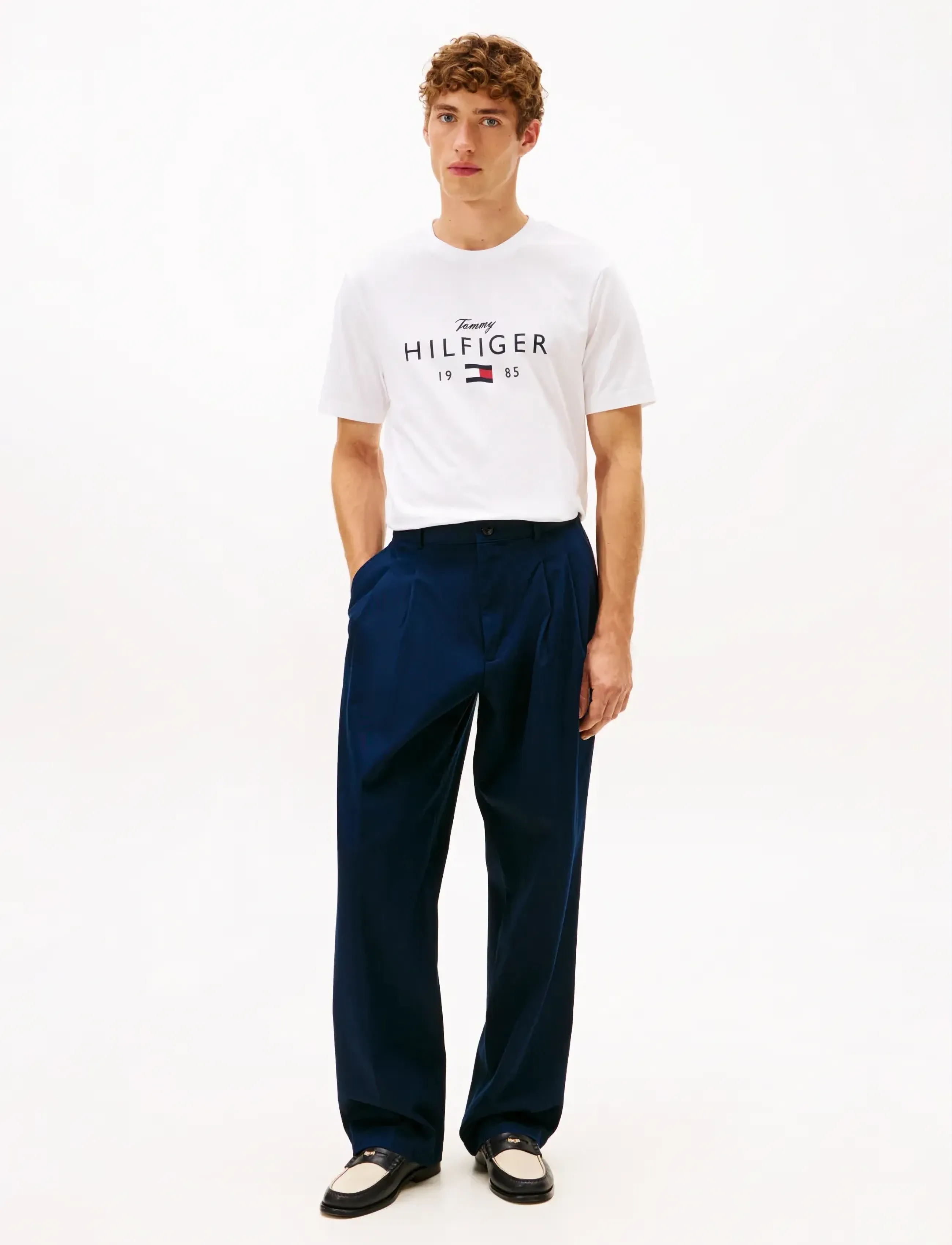Tommy Hilfiger - BRAND LOVE BIG HILFIGER TEE - lühikeste varrukatega t-särgid - white - 2