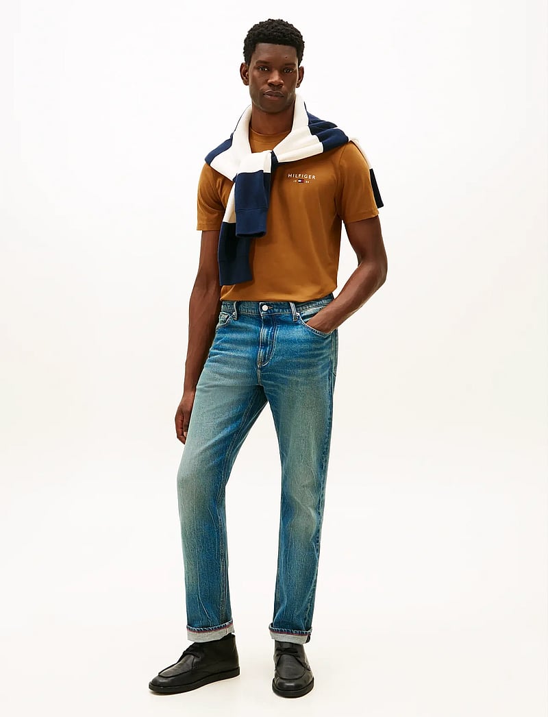 Tommy Hilfiger - BRAND LOVE SMALL HILFIGER TEE - kortærmede t-shirts - highland khaki - 2