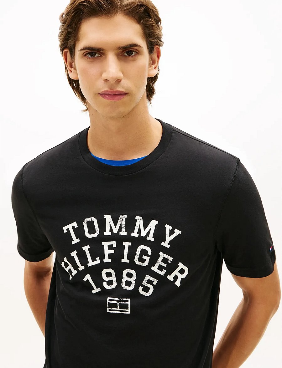 Tommy Hilfiger - HILFIGER ARCH TEE - kortärmade t-shirts - black - 4