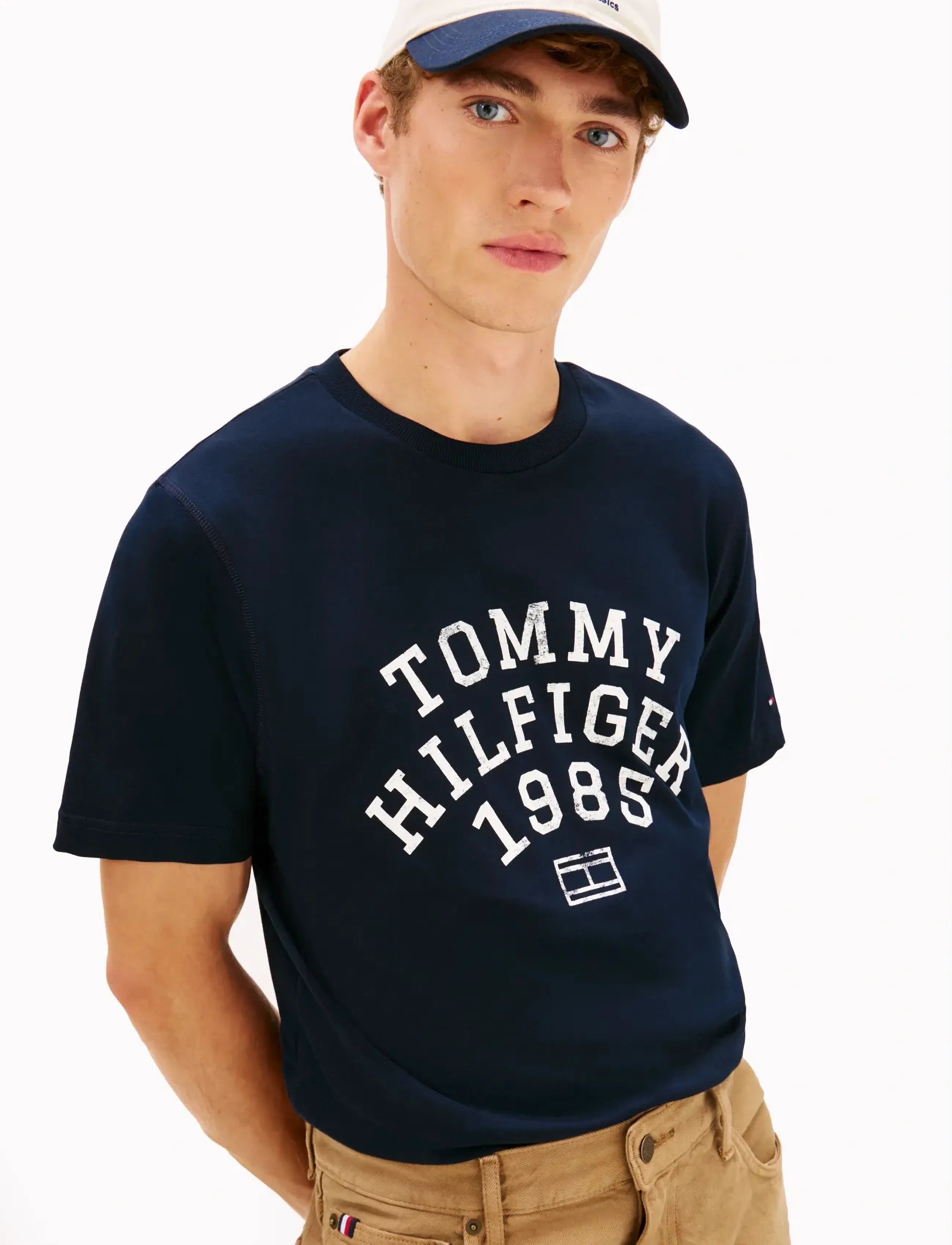 Tommy Hilfiger - HILFIGER ARCH TEE - kortärmade t-shirts - desert sky - 4