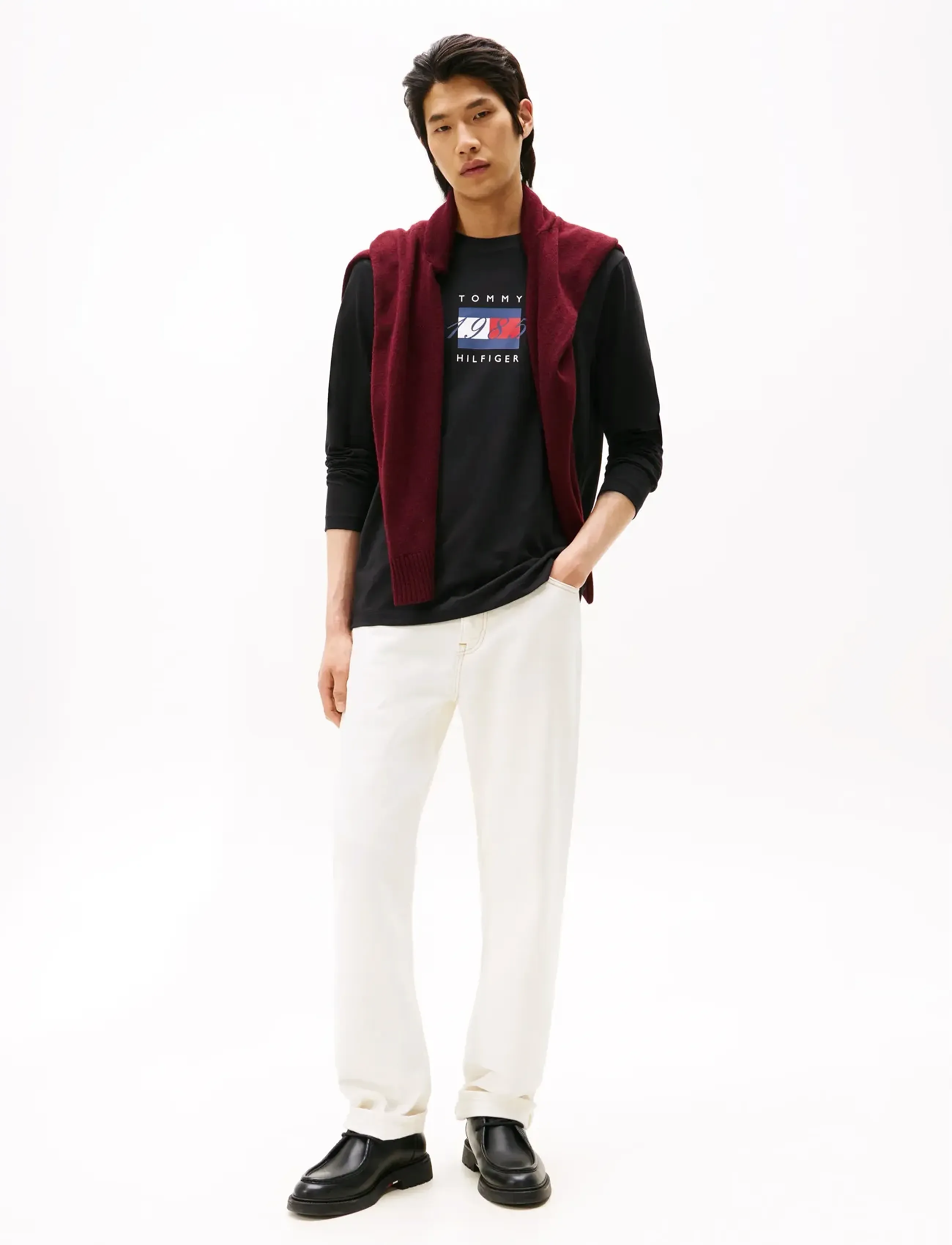 Tommy Hilfiger - LINEAR FLAG GRAPHIC LS TEE - long-sleeved t-shirts - black - 2