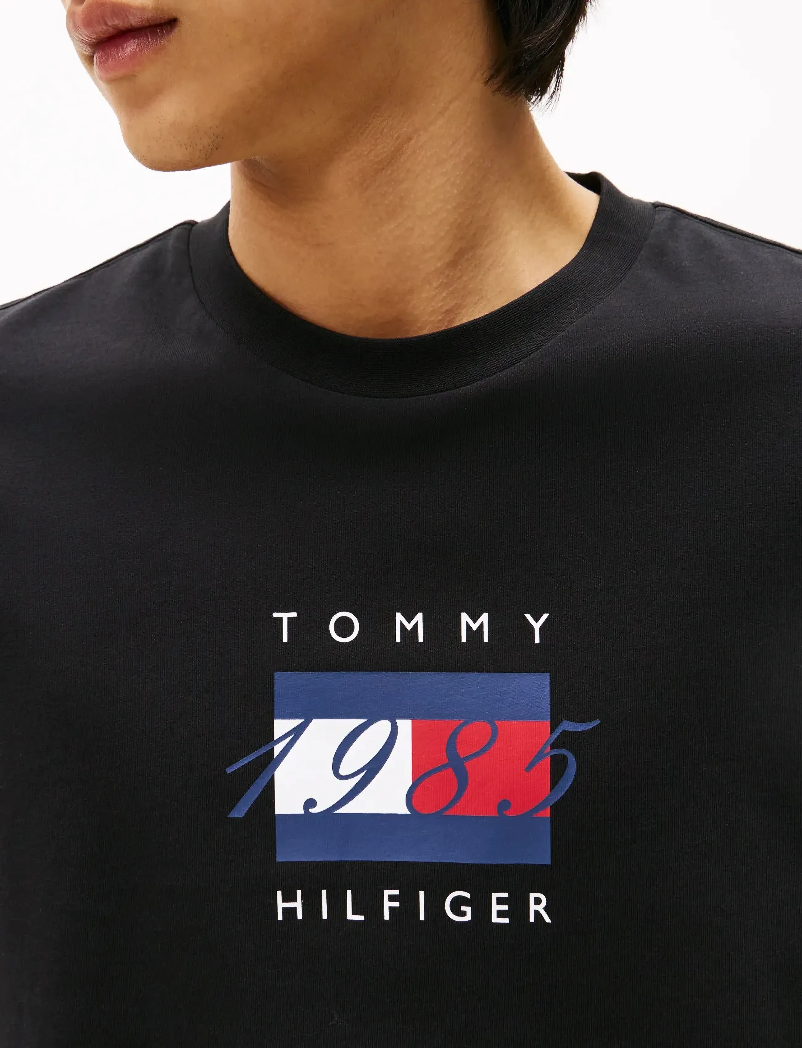Tommy Hilfiger - LINEAR FLAG GRAPHIC LS TEE - long-sleeved t-shirts - black - 4