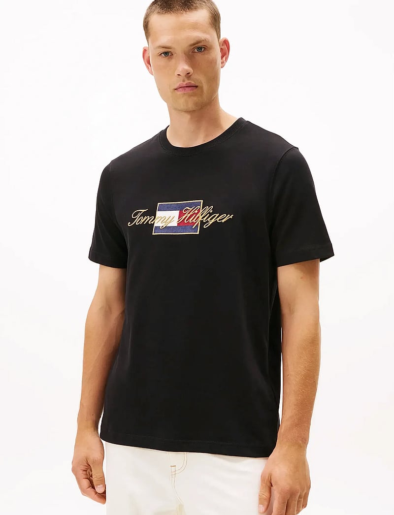 Tommy Hilfiger - ICON GOLD TEE - short-sleeved t-shirts - black - 0