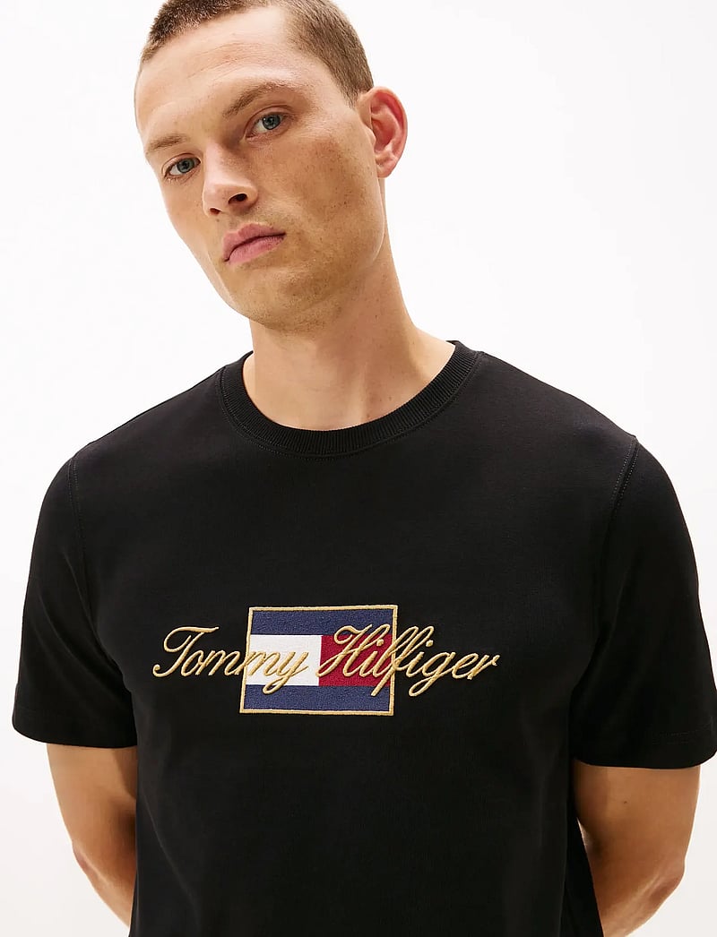 Tommy Hilfiger - ICON GOLD TEE - short-sleeved t-shirts - black - 4