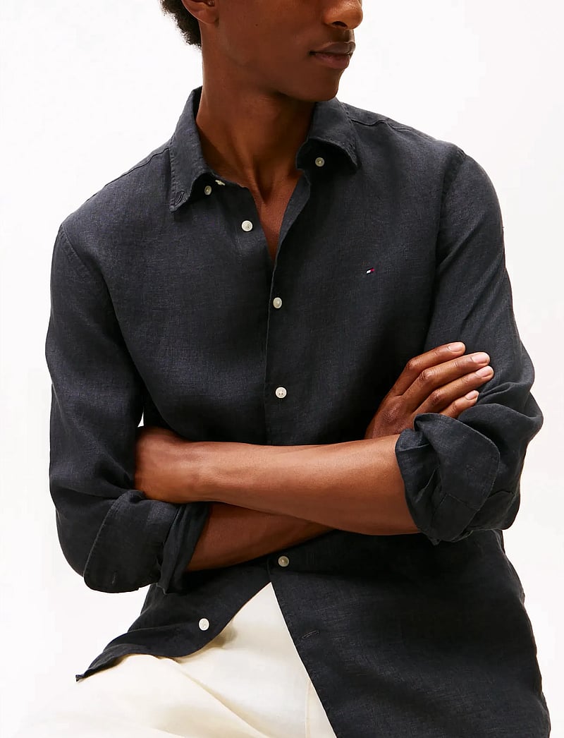 Tommy Hilfiger - PIGMENT DYED LI SOLID RF SHIRT - hørskjorter - black - 4