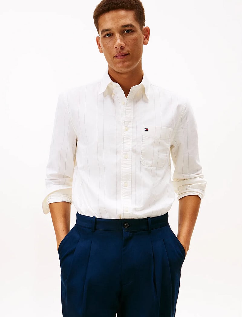 Tommy Hilfiger - HERITAGE OXFORD PIN STRIPE SHIRT - tavalised t-särgid - ivory silk - 0