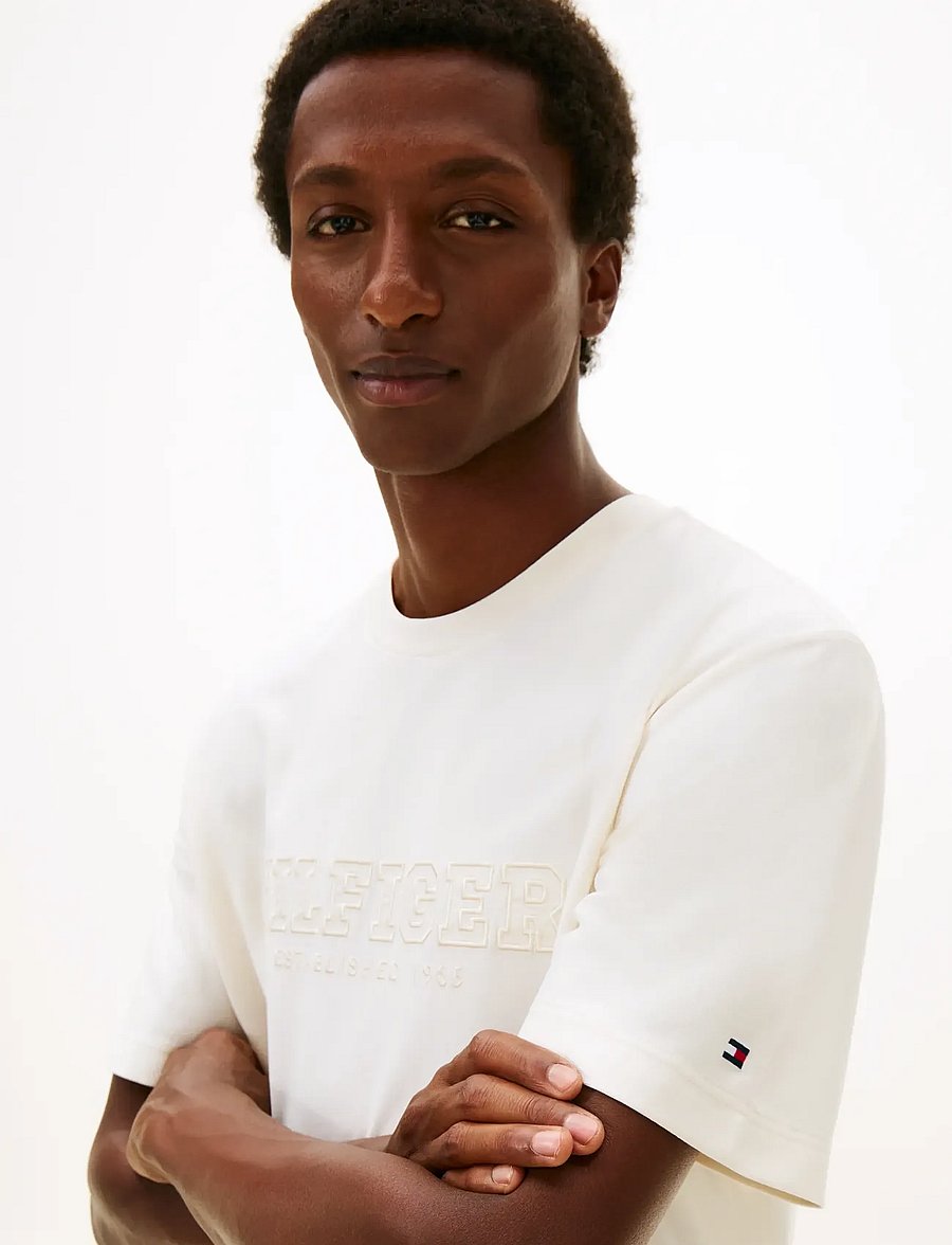 Tommy Hilfiger - MIX MEDIA GRAPHIC TEE - kortärmade t-shirts - ivory petal - 4