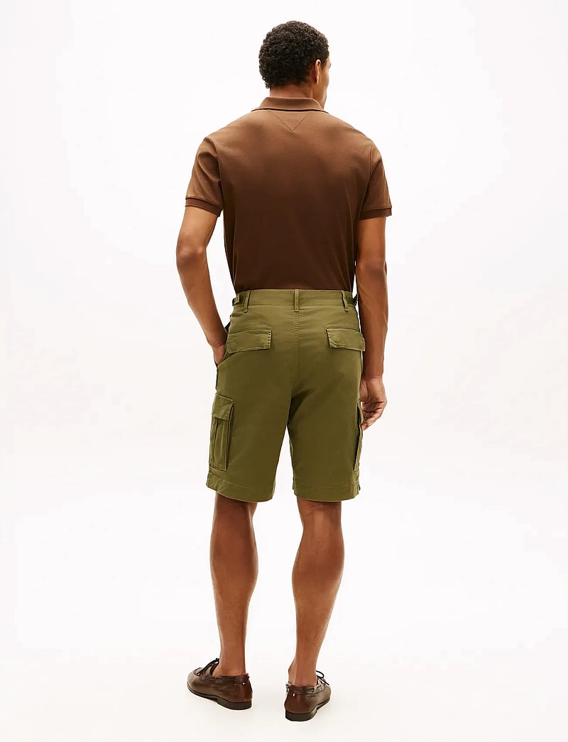 Tommy Hilfiger - CARGO SHORT ESS TWILL - cargo shorts - dark artichoke - 2