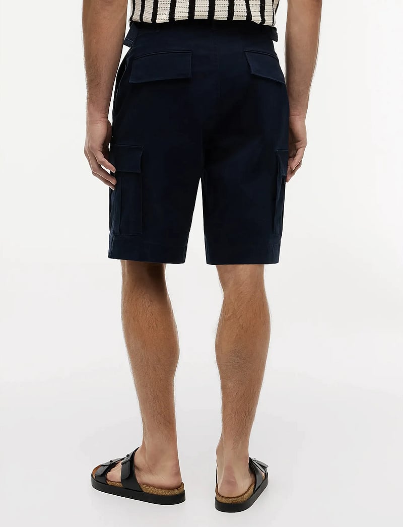Tommy Hilfiger - CARGO SHORT ESS TWILL - cargo shorts - desert sky - 2
