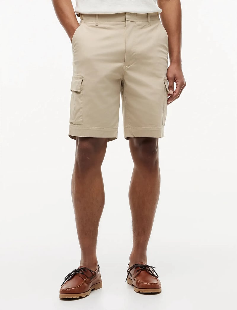 Tommy Hilfiger - CARGO SHORT ESS TWILL - cargo shorts - sandalwood - 0
