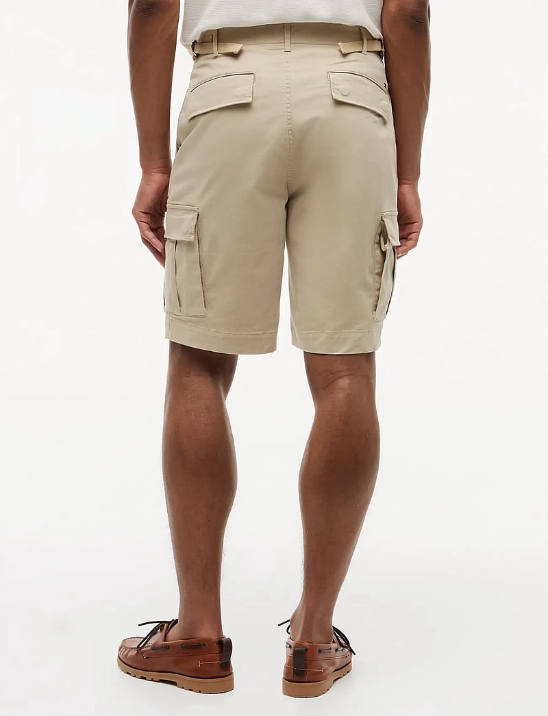Tommy Hilfiger - CARGO SHORT ESS TWILL - cargo shorts - sandalwood - 2