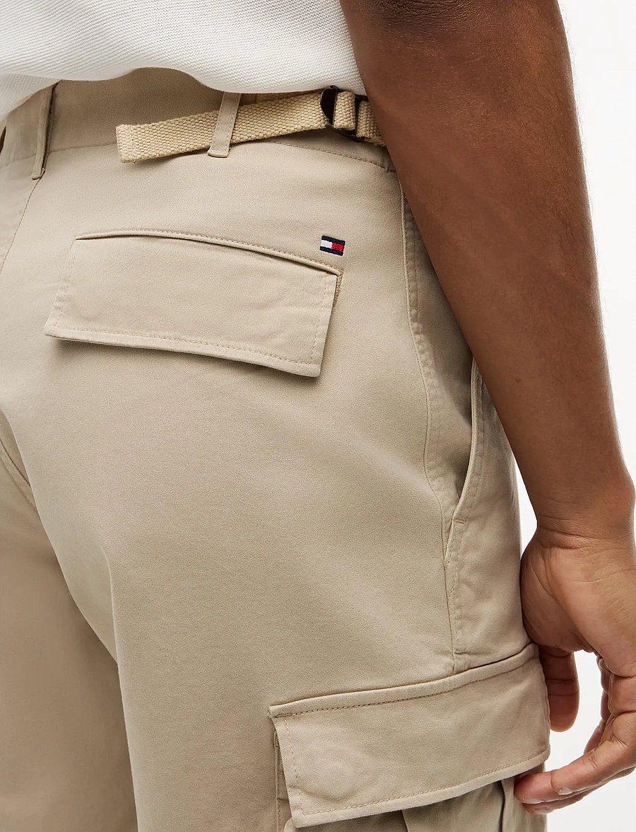 Tommy Hilfiger - CARGO SHORT ESS TWILL - cargo shorts - sandalwood - 4