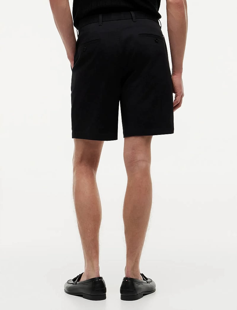 Tommy Hilfiger - DOVER 8" ESS TWILL SHORT - casual shorts - black - 2