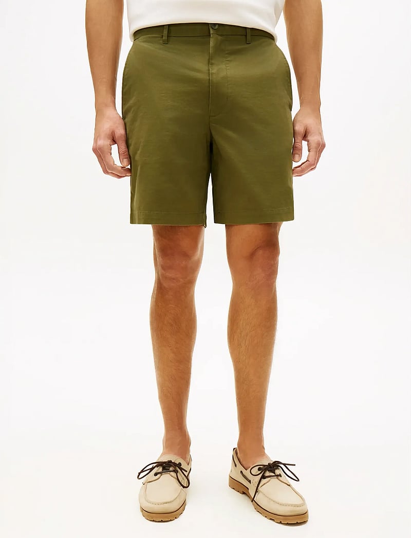 Tommy Hilfiger - DOVER 8 INC ESS TWILL SHORT - casual shorts - dark artichoke - 0