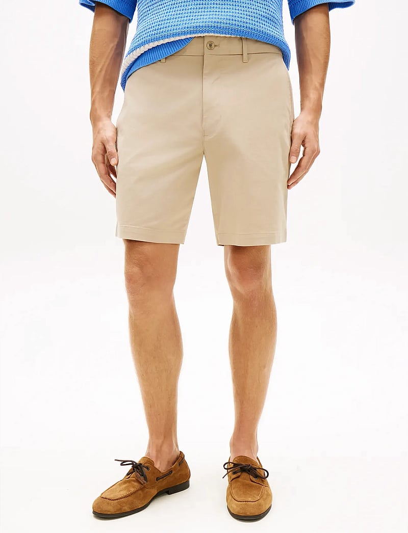Tommy Hilfiger - DOVER 8" ESS TWILL SHORT - casual shorts - sandalwood - 0