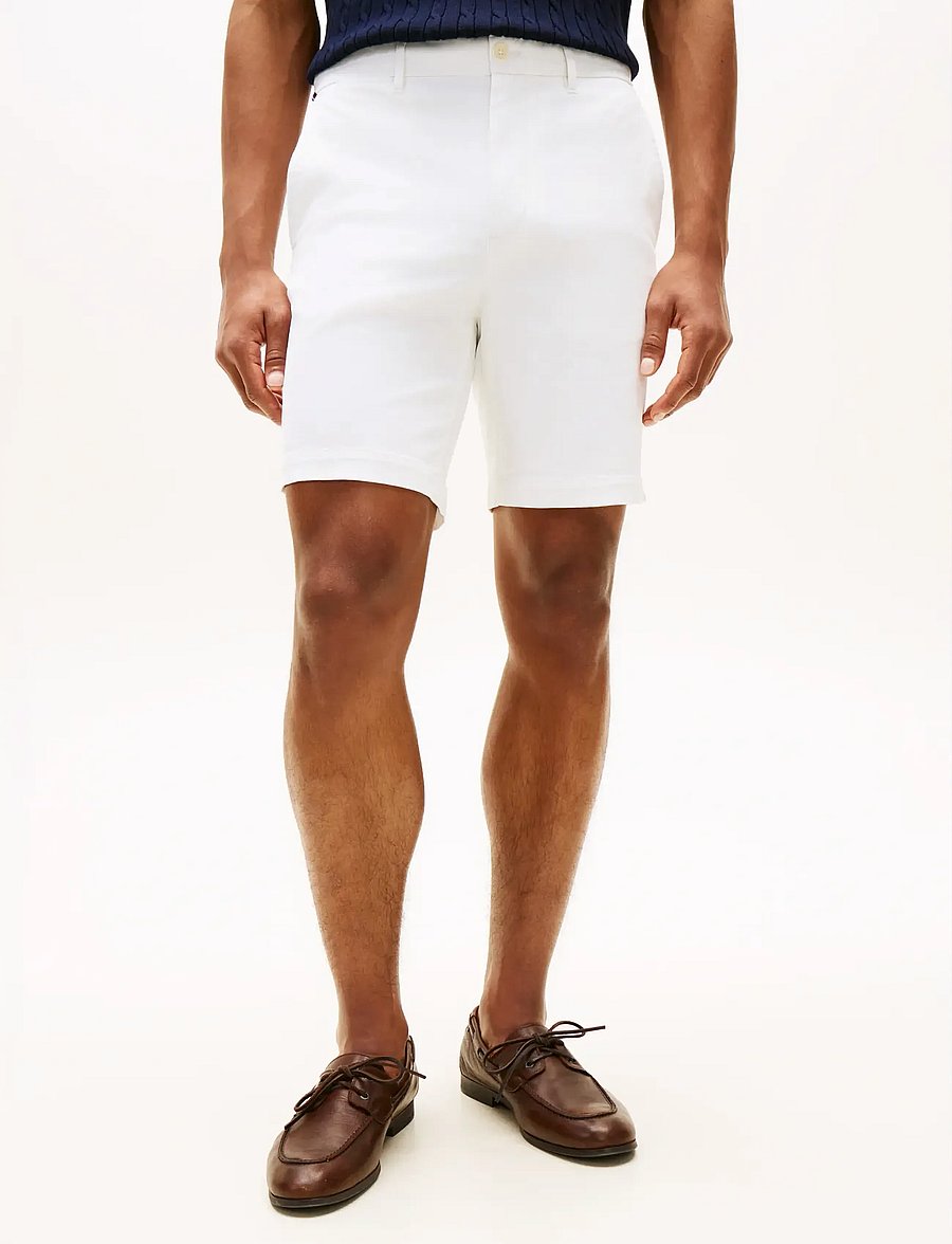Tommy Hilfiger - DOVER 8 INC ESS TWILL SHORT - casual shorts - th optic white - 0