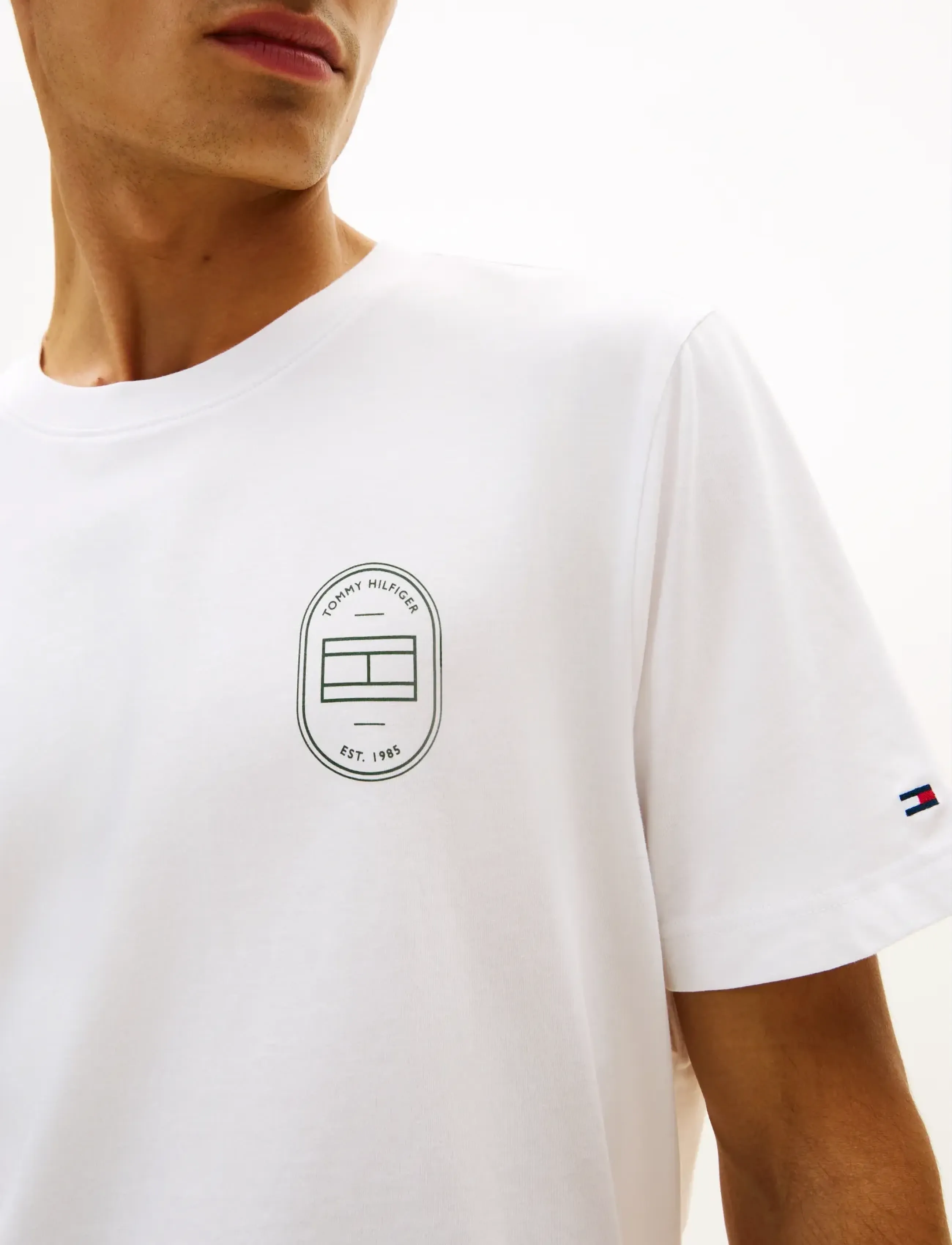 Tommy Hilfiger - BRAND LOVE ROUNDEL TEE - kortærmede t-shirts - white - 4
