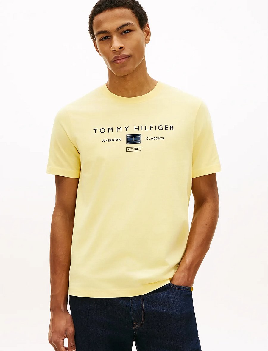 Tommy Hilfiger - BRAND LOVE MONO STACK TEE - kurzärmelig - citronella - 0