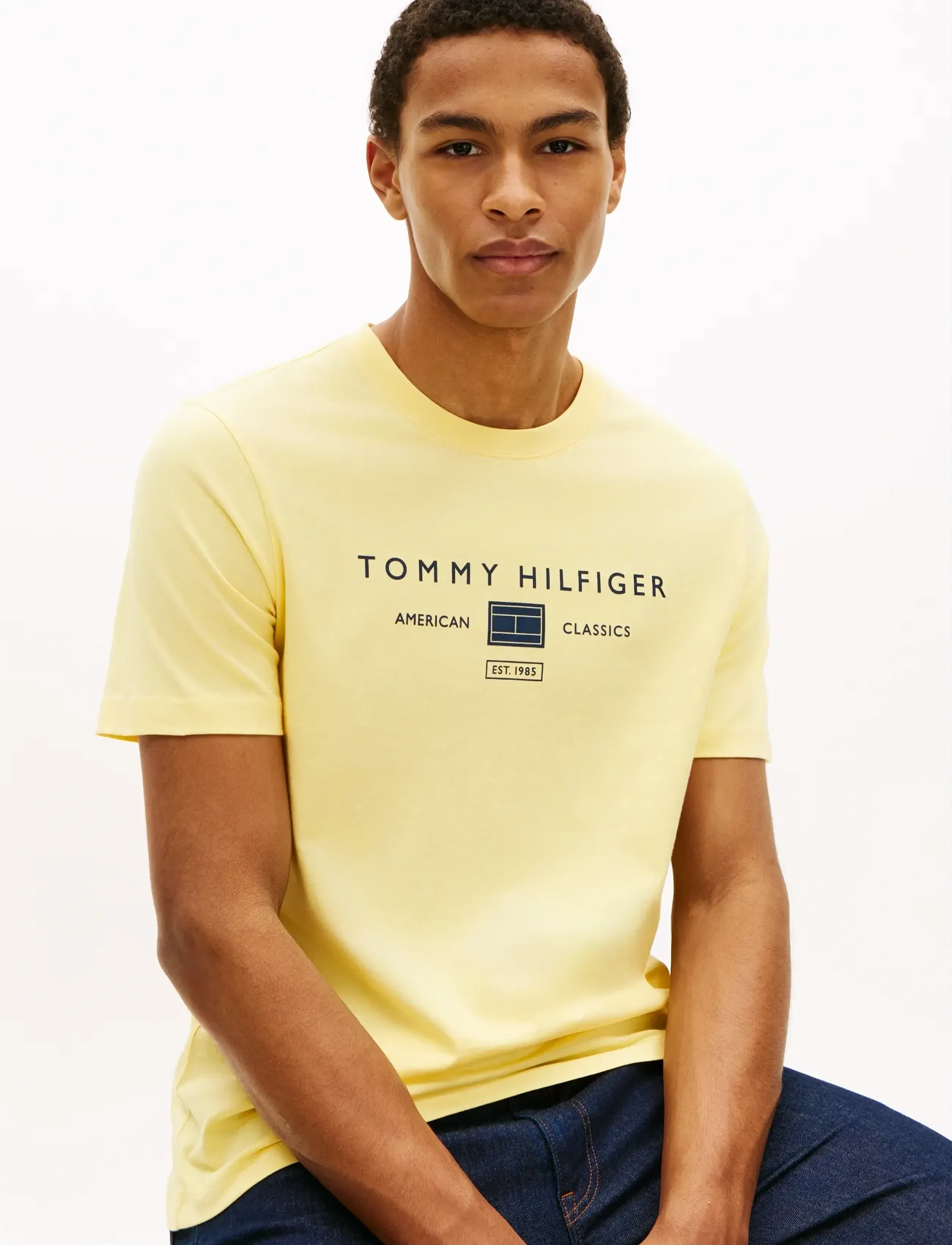 Tommy Hilfiger - BRAND LOVE MONO STACK TEE - kurzärmelig - citronella - 4