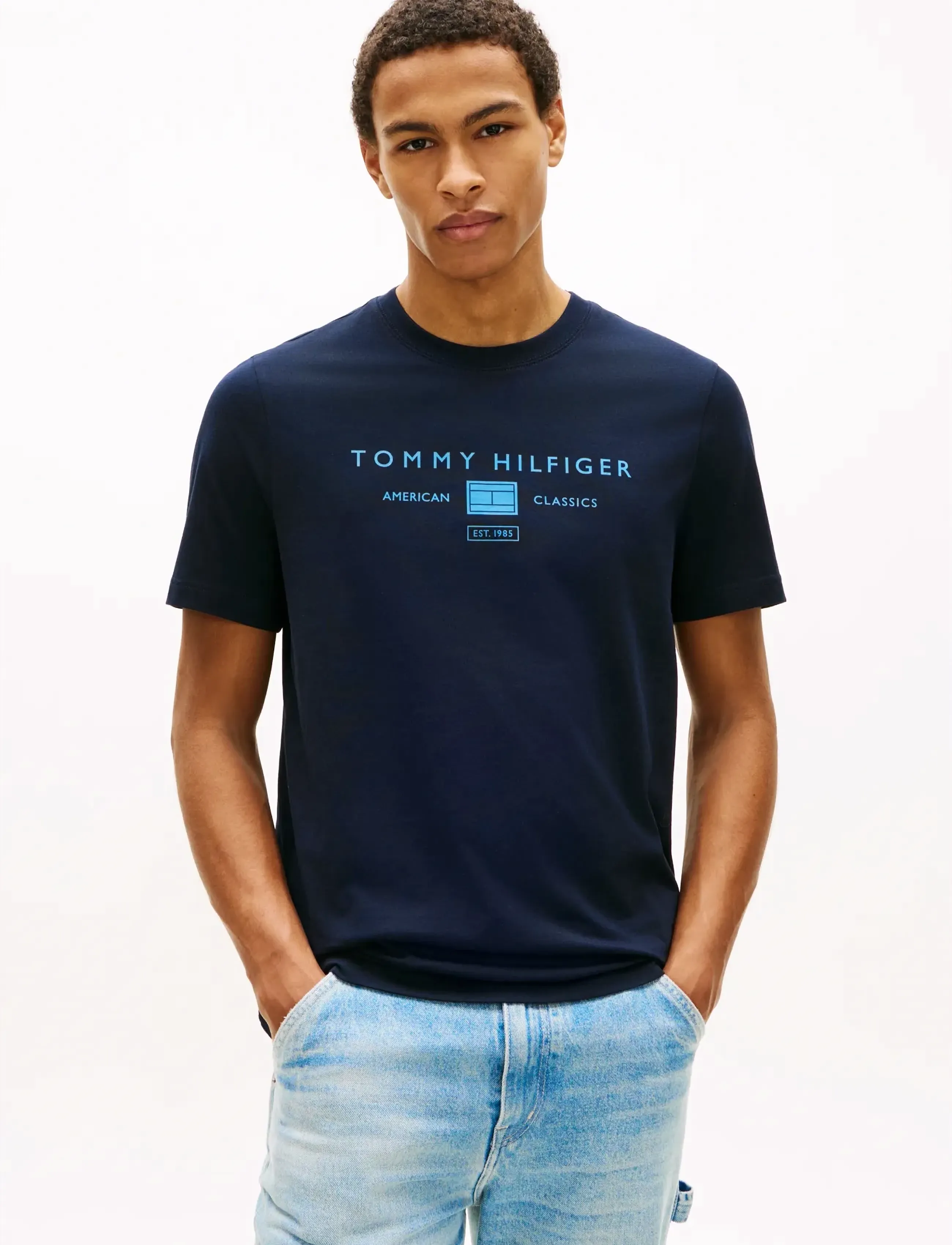 Tommy Hilfiger BRAND LOVE MONO STACK TEE - Preppy - DESERT SKY / navy