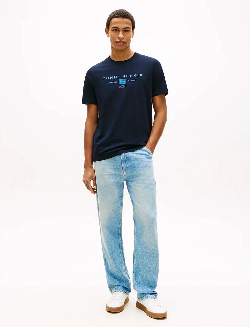 Tommy Hilfiger - BRAND LOVE MONO STACK TEE - kortärmade t-shirts - desert sky - 3