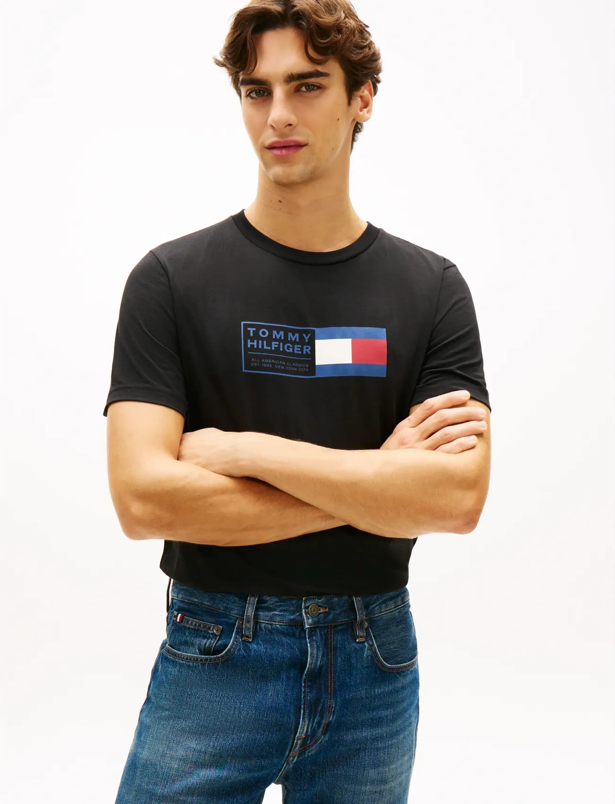 Tommy Hilfiger - BRAND LOVE TEXT BOX TEE - lühikeste varrukatega t-särgid - black - 0