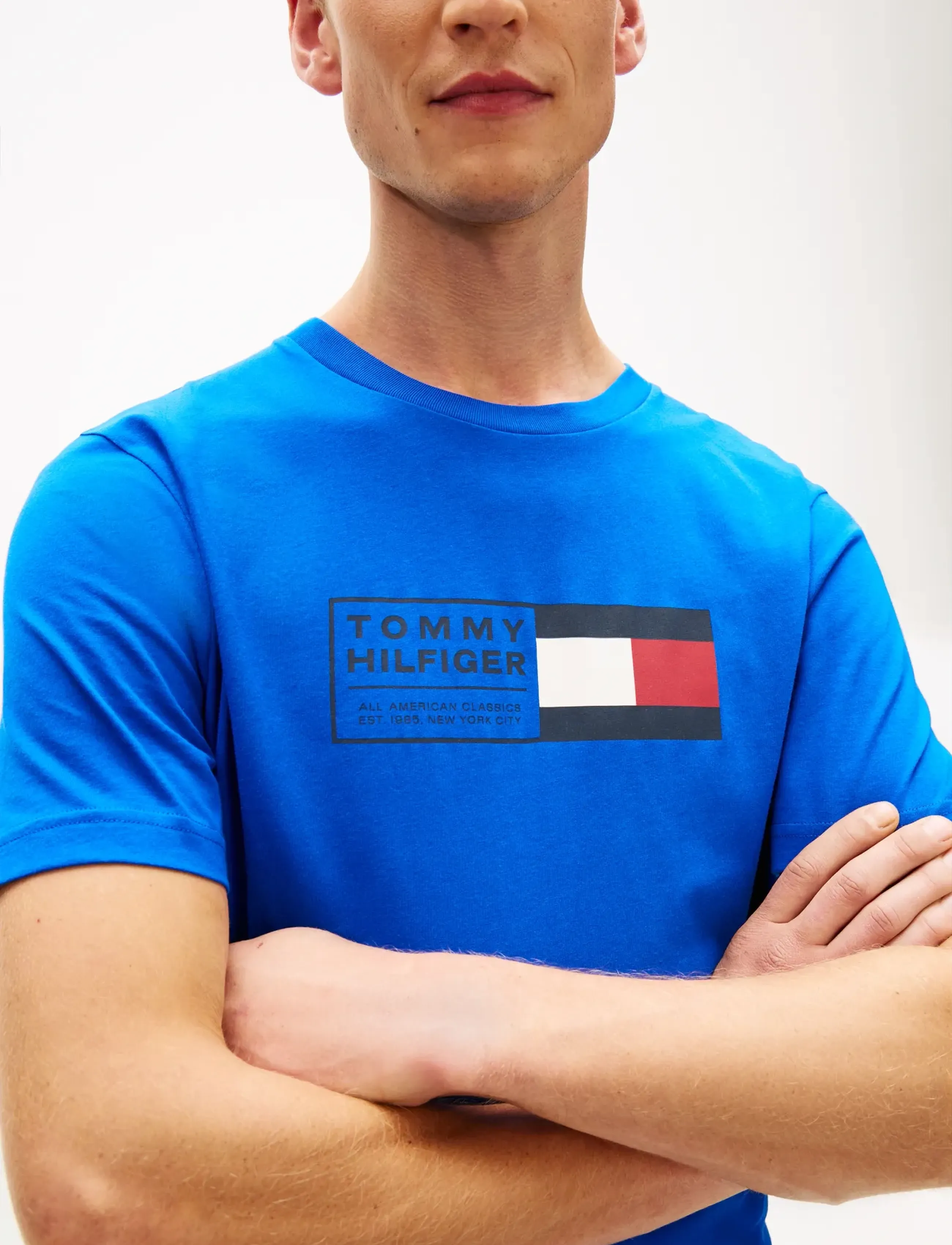 Tommy Hilfiger - BRAND LOVE TEXT BOX TEE - short-sleeved t-shirts - regal blue - 4