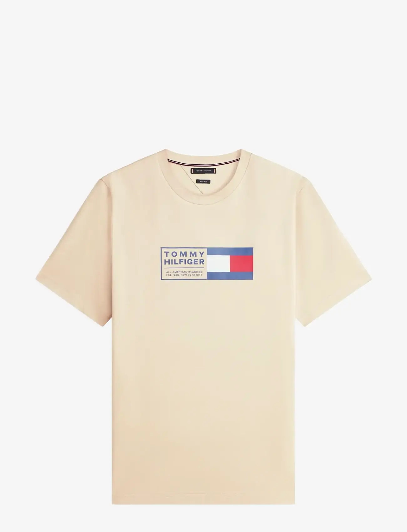 Tommy Hilfiger - BRAND LOVE TEXT BOX TEE - kortærmede t-shirts - sandalwood - 1