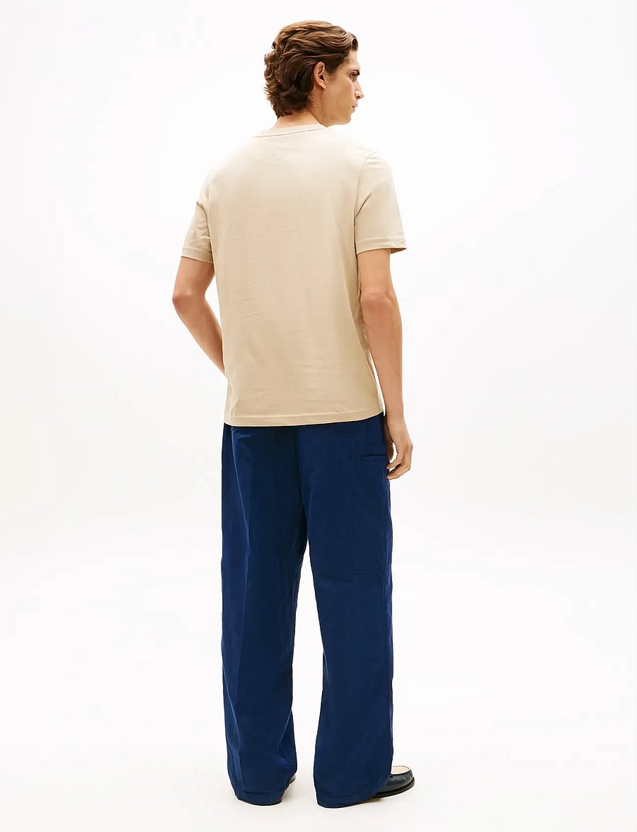 Tommy Hilfiger - BRAND LOVE TEXT BOX TEE - short-sleeved t-shirts - sandalwood - 2