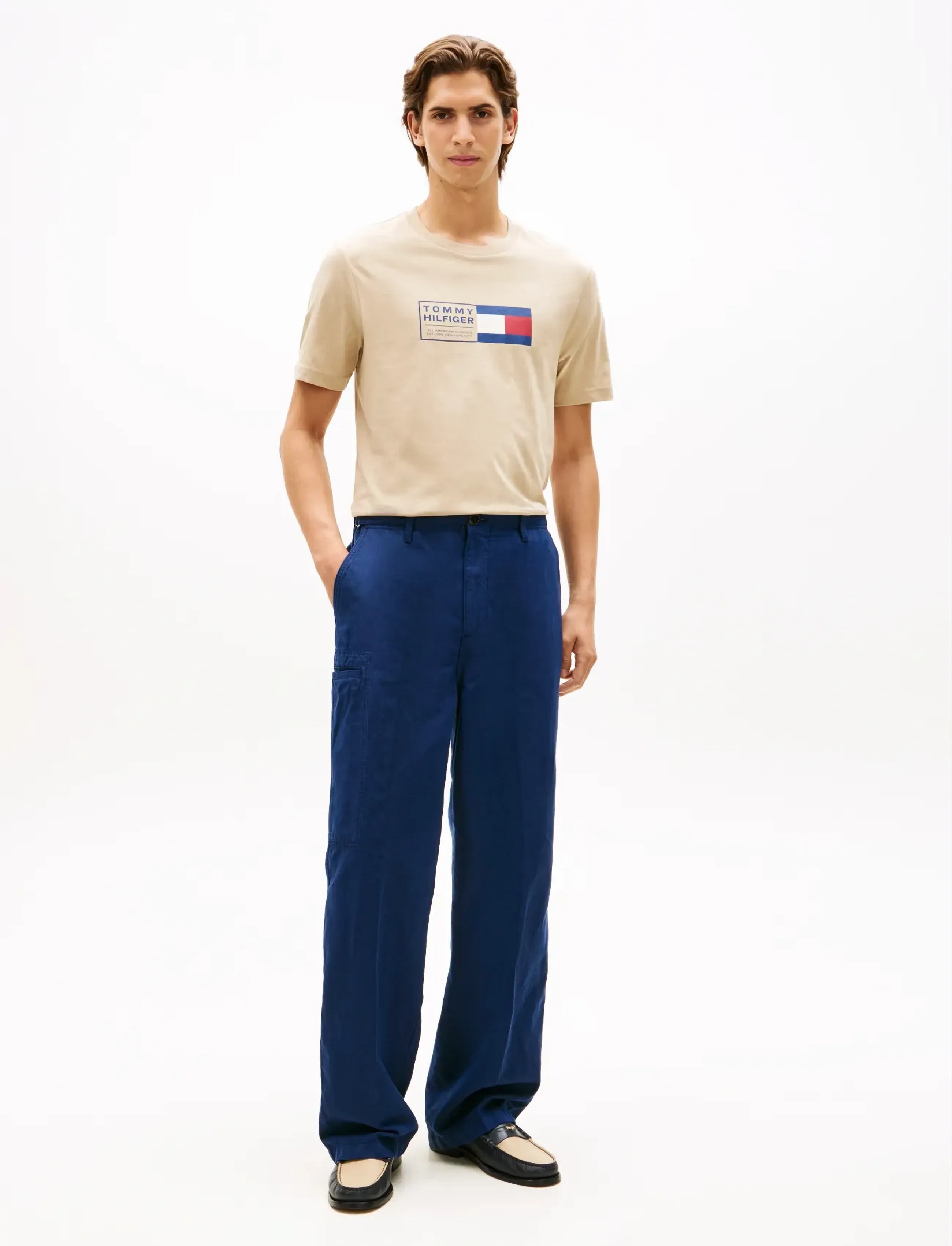 Tommy Hilfiger - BRAND LOVE TEXT BOX TEE - kortærmede t-shirts - sandalwood - 3