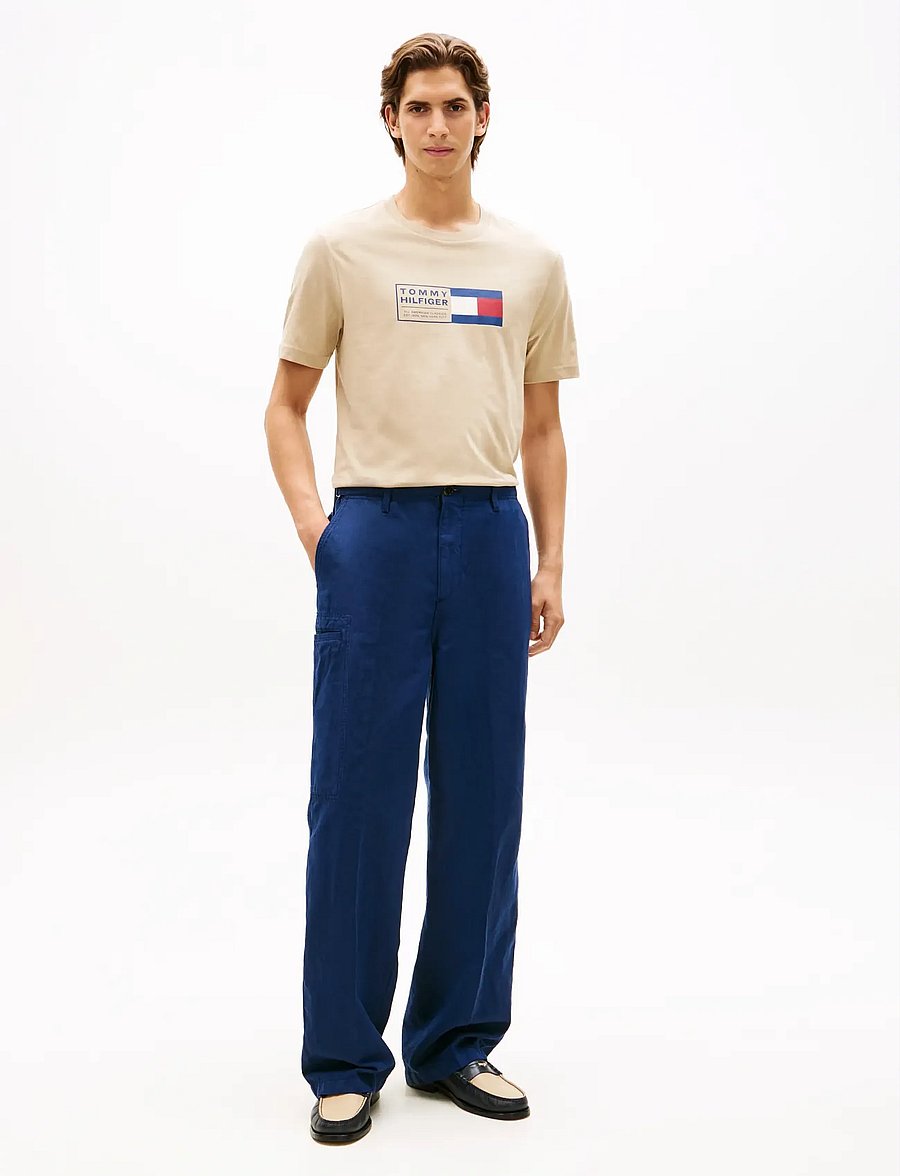 Tommy Hilfiger - BRAND LOVE TEXT BOX TEE - short-sleeved t-shirts - sandalwood - 3