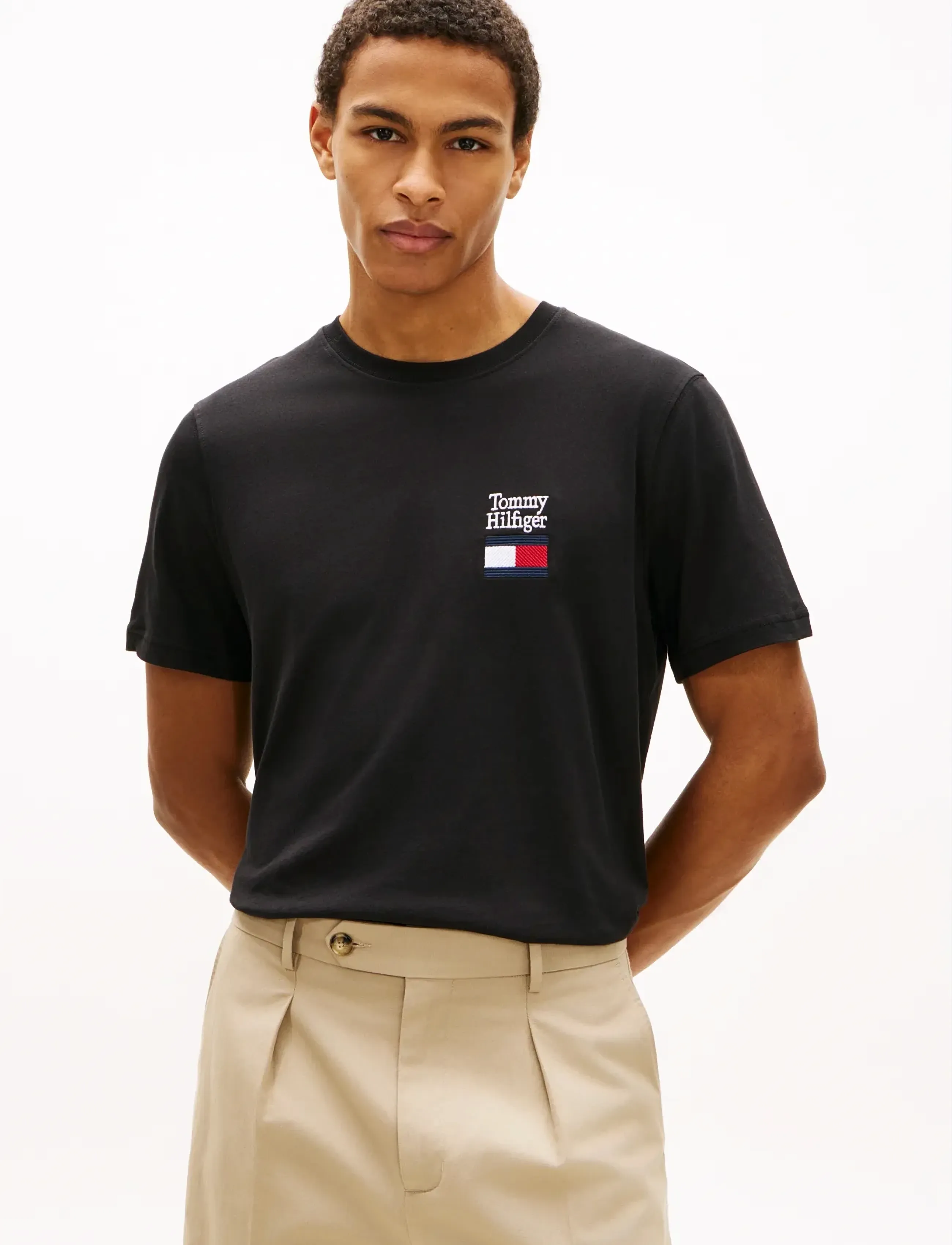 Tommy Hilfiger Brand Love Text Stack Tee, M, Black, T-Shirts > Kortærmede, Herre