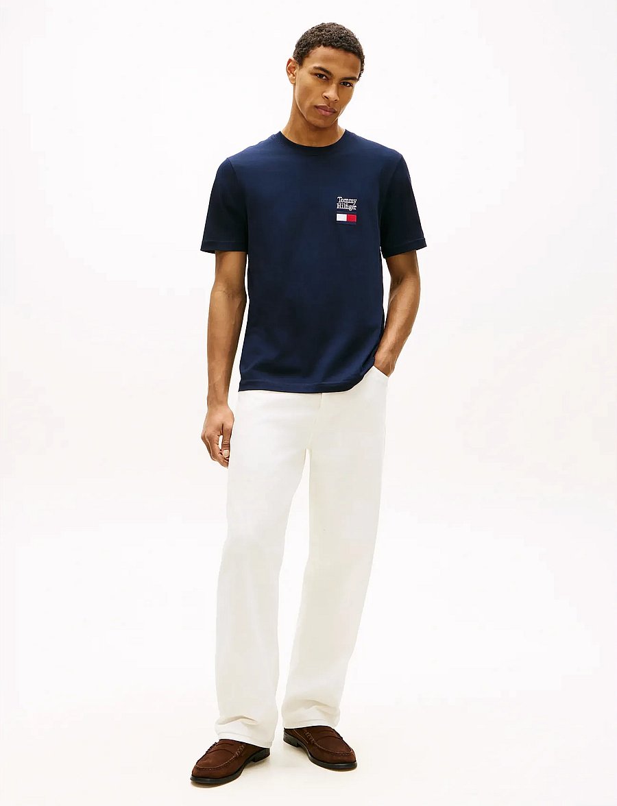Tommy Hilfiger - BRAND LOVE TEXT STACK TEE - short-sleeved t-shirts - desert sky - 3