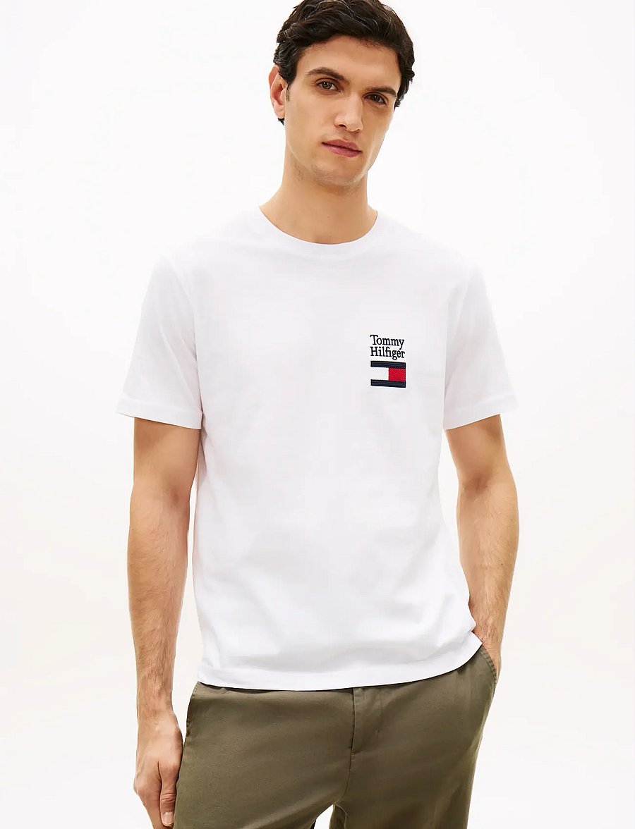 Tommy Hilfiger - BRAND LOVE TEXT STACK TEE - lühikeste varrukatega t-särgid - white - 0