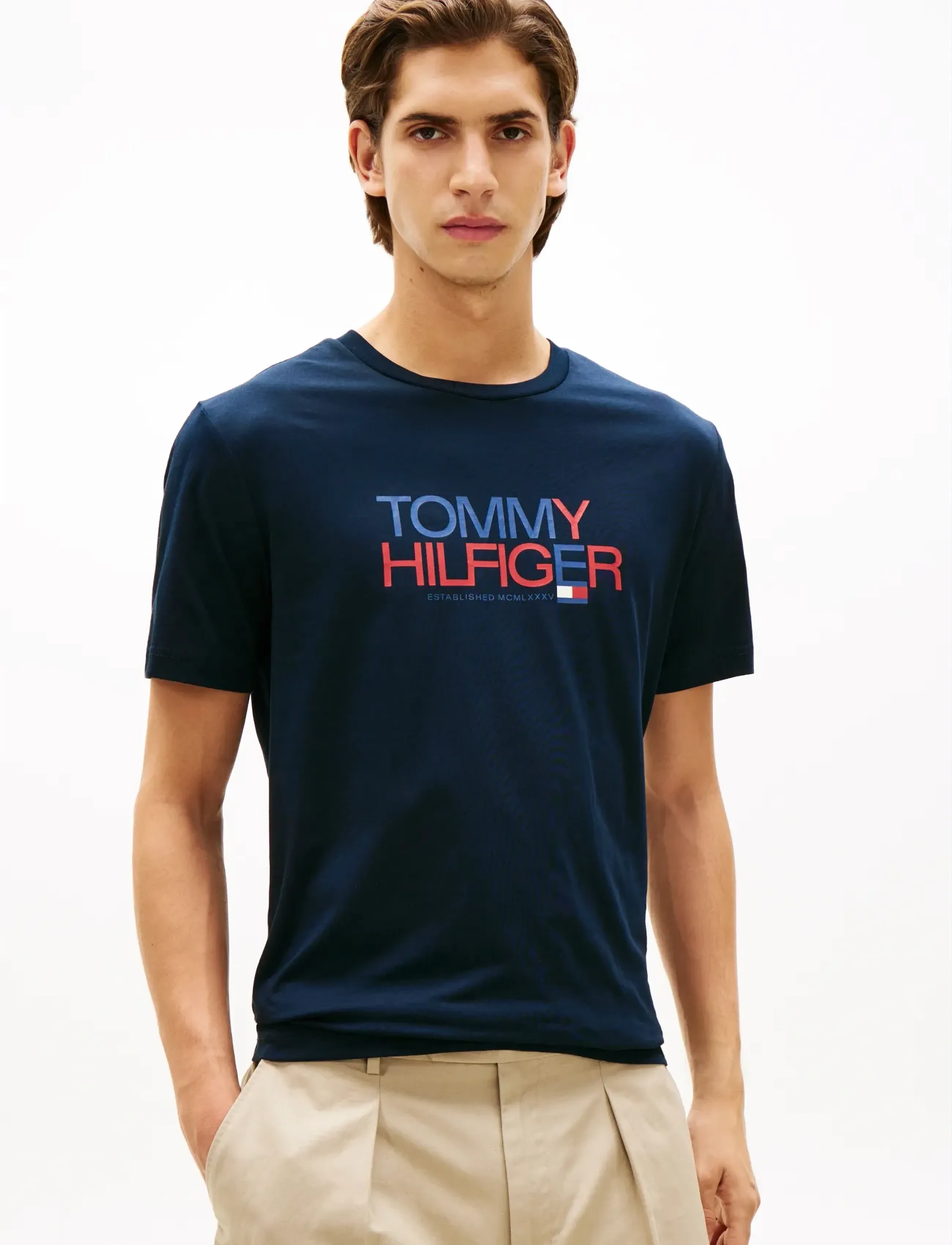 Tommy Hilfiger BRAND LOVE BIG TEXT TEE - Nyheter - DESERT SKY / navy