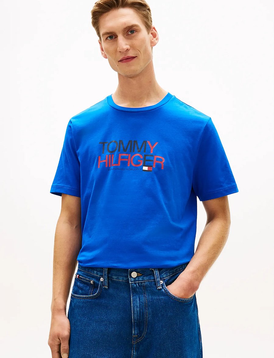 Tommy Hilfiger - BRAND LOVE BIG TEXT TEE - kortærmede t-shirts - regal blue - 0
