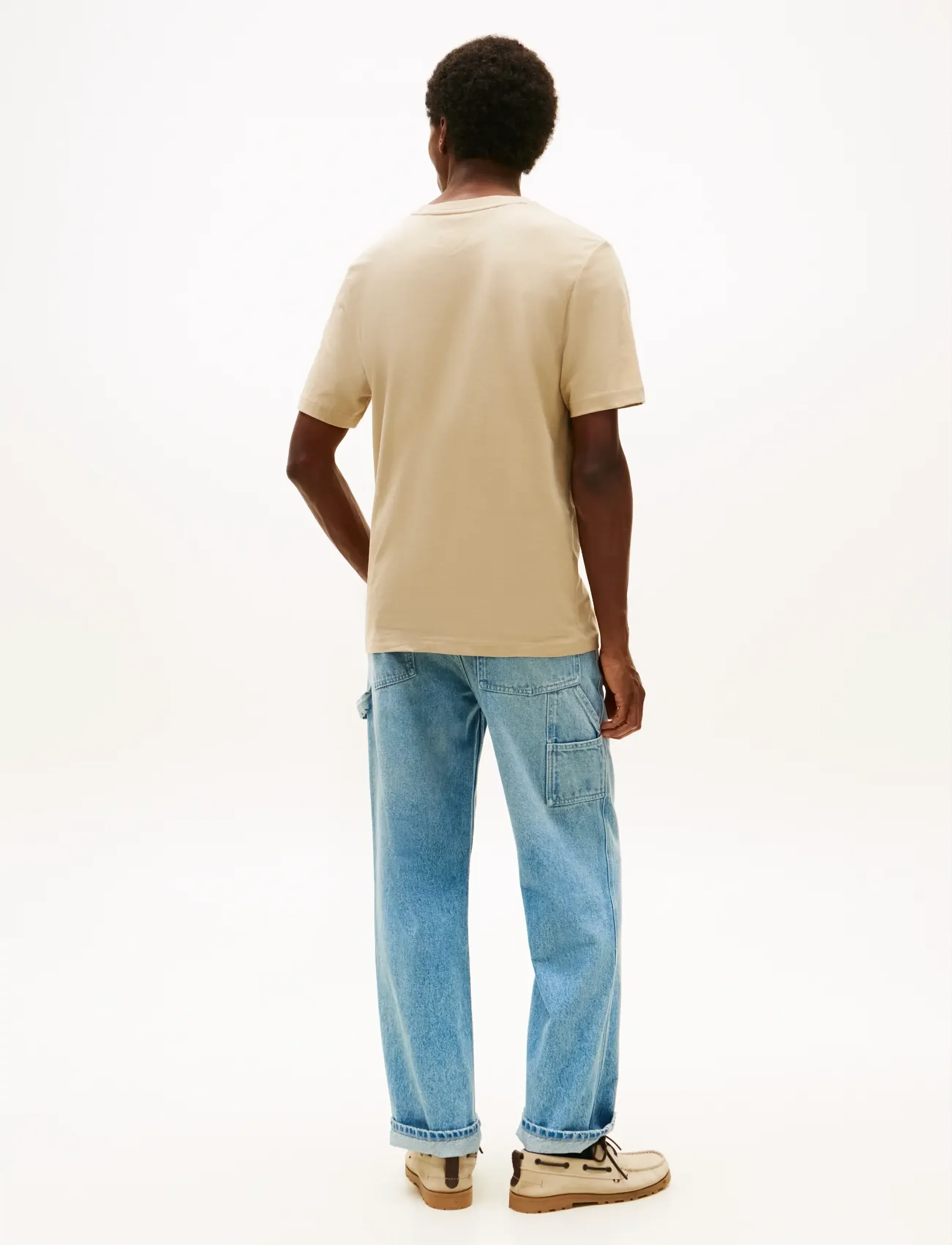 Tommy Hilfiger - BRAND LOVE BIG TEXT TEE - kortärmade t-shirts - sandalwood - 2