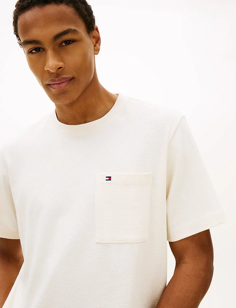 Tommy Hilfiger - MESH TEE - kortærmede t-shirts - ivory petal - 4