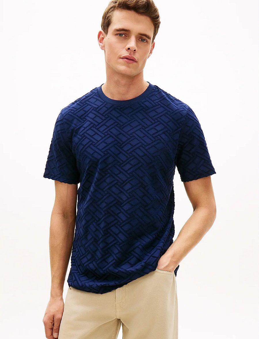 Tommy Hilfiger - AOP FLAG JACQUARD TEE - t-krekli ar īsām piedurknēm - carbon navy - 0