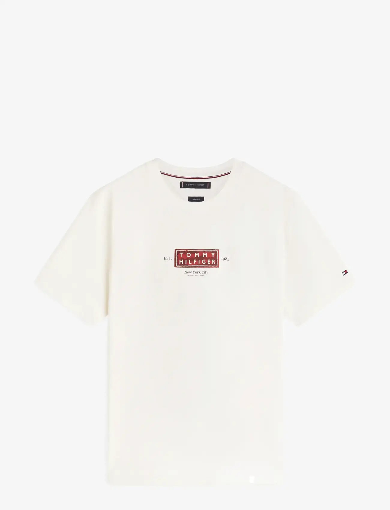 Tommy Hilfiger - HERITAGE LABEL TEE - kortærmede t-shirts - ivory petal - 1