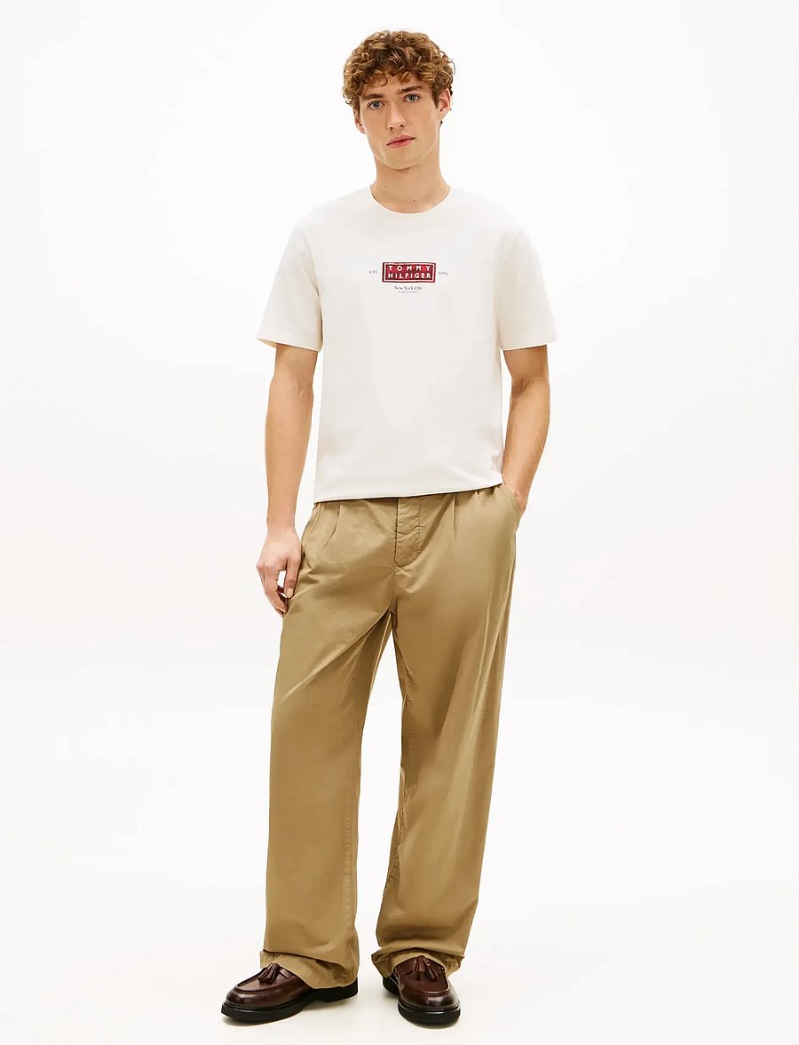 Tommy Hilfiger - HERITAGE LABEL TEE - kurzärmelige t-shirts - ivory petal - 3