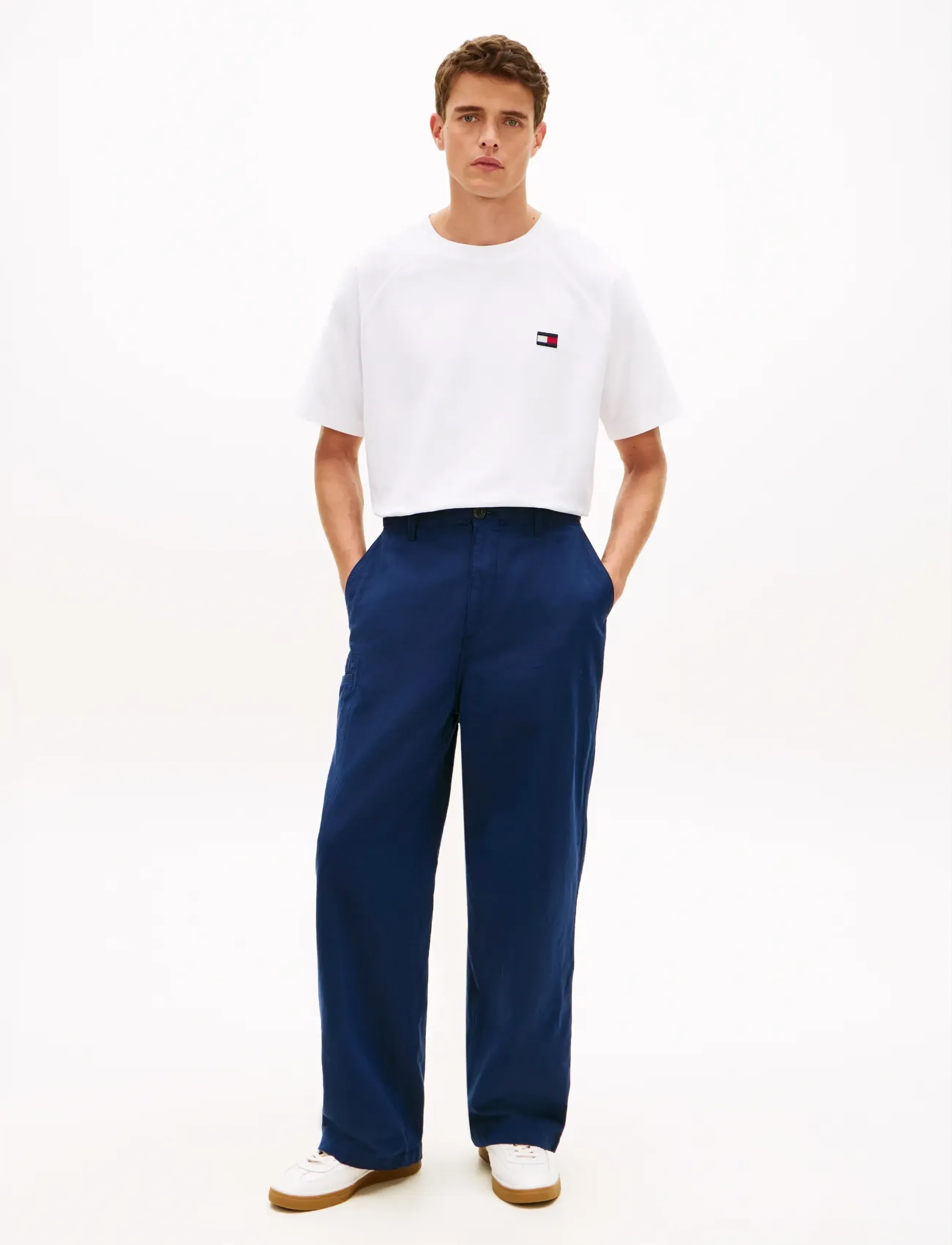 Tommy Hilfiger - TOMMY FLAG ELEVATED TEE - short-sleeved t-shirts - white - 3