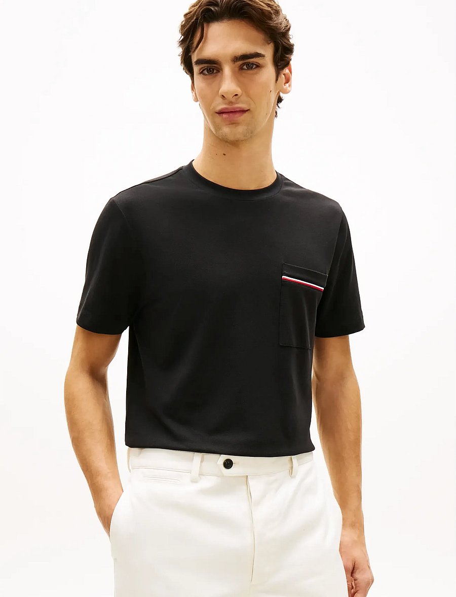 Tommy Hilfiger - GLOBAL STRIPE PIQUE POCKET TEE - short-sleeved t-shirts - black - 0
