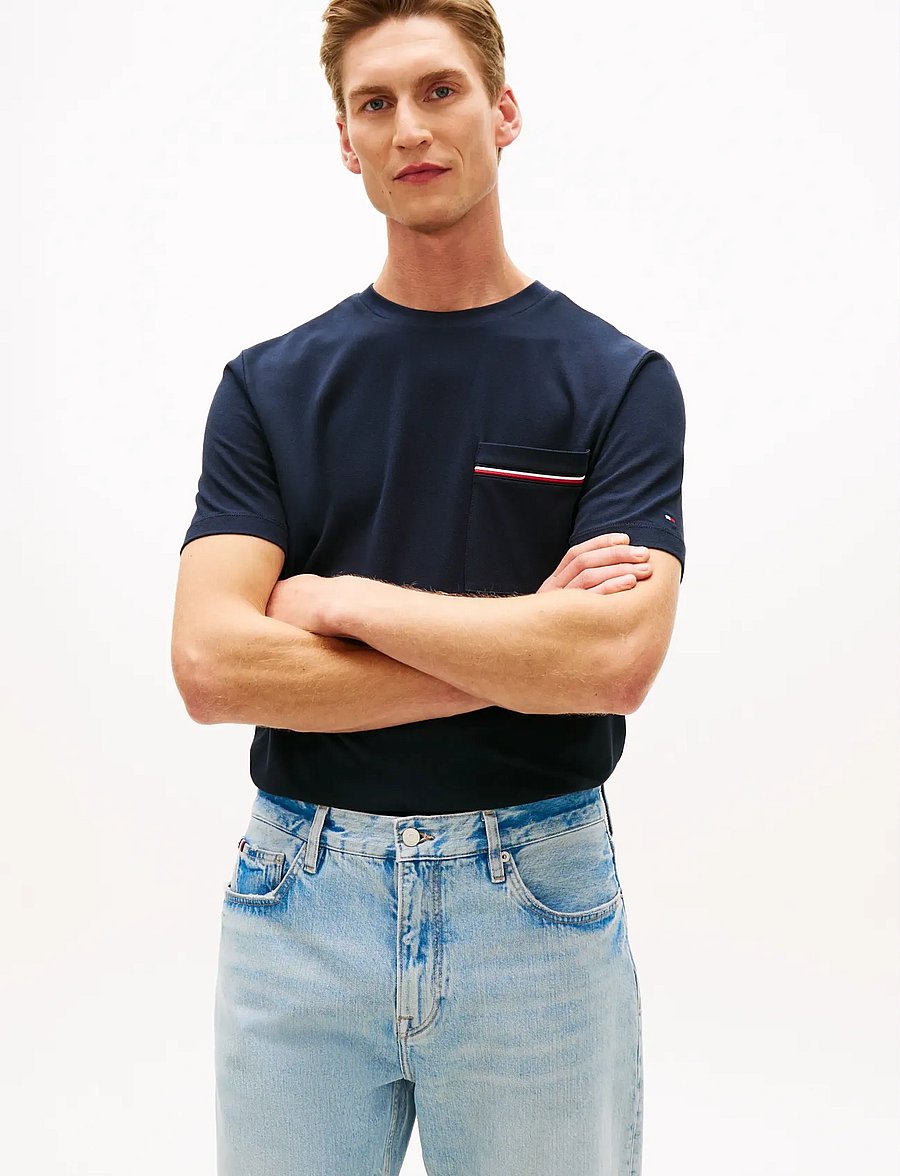 Tommy Hilfiger - GLOBAL STRIPE PIQUE POCKET TEE - lühikeste varrukatega t-särgid - desert sky - 0