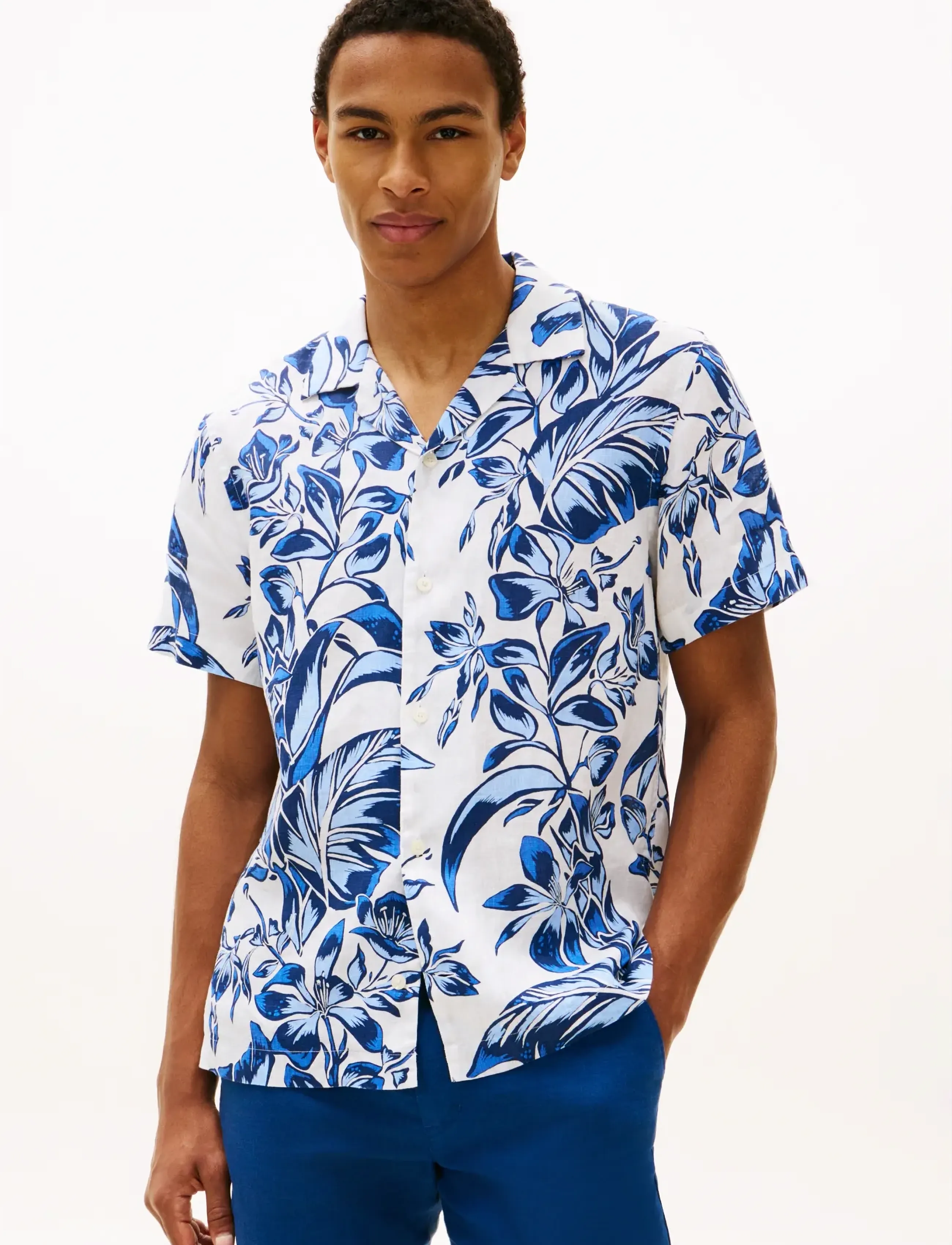Tommy Hilfiger LINEN FLORAL AOP SS RF 1/2 - Tommy Hilfiger - WHITE   ALLOVER / blue