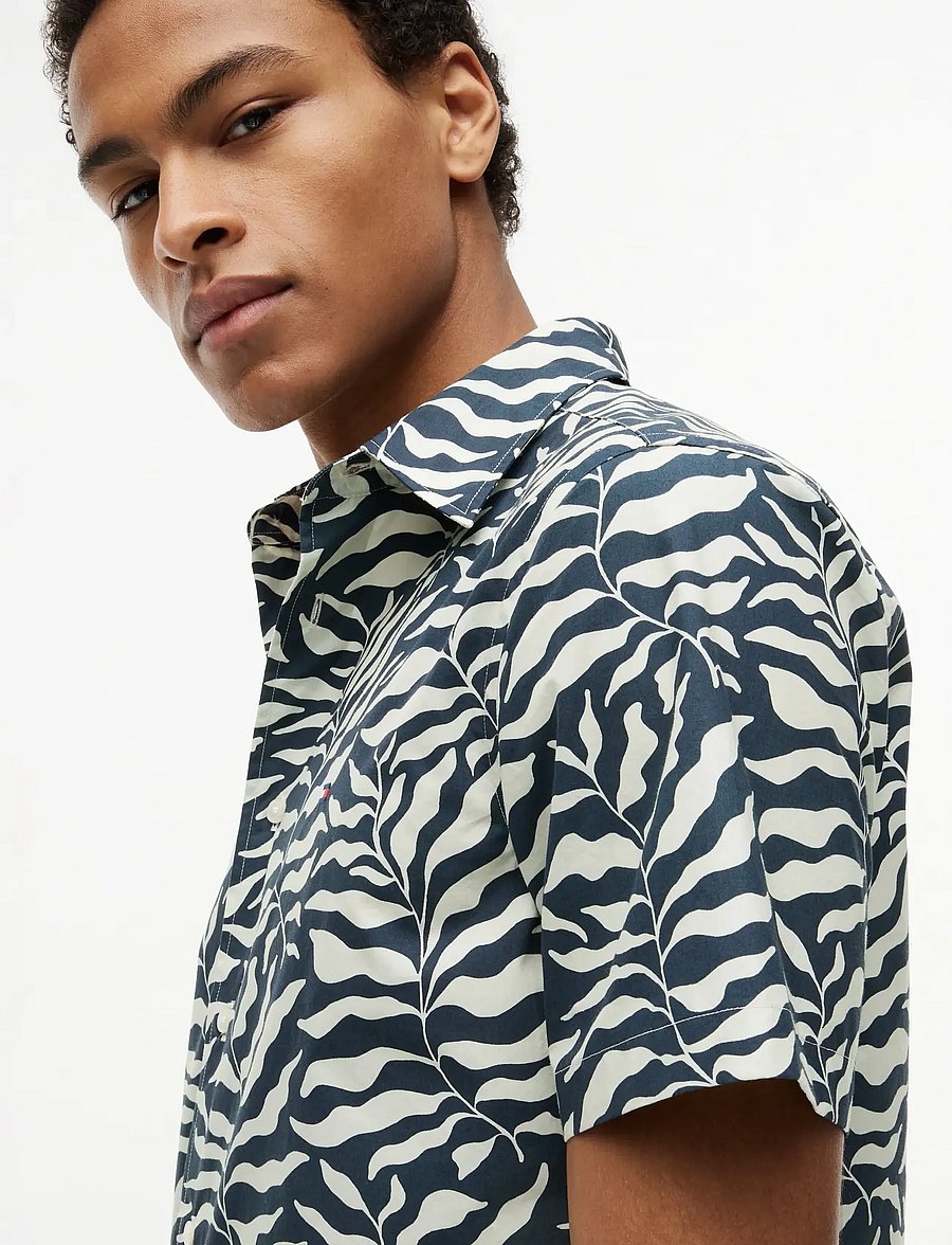 Tommy Hilfiger - PAPERTOUCH PALM SS RF SHIRT - kurzarmhemden - black allover - 3