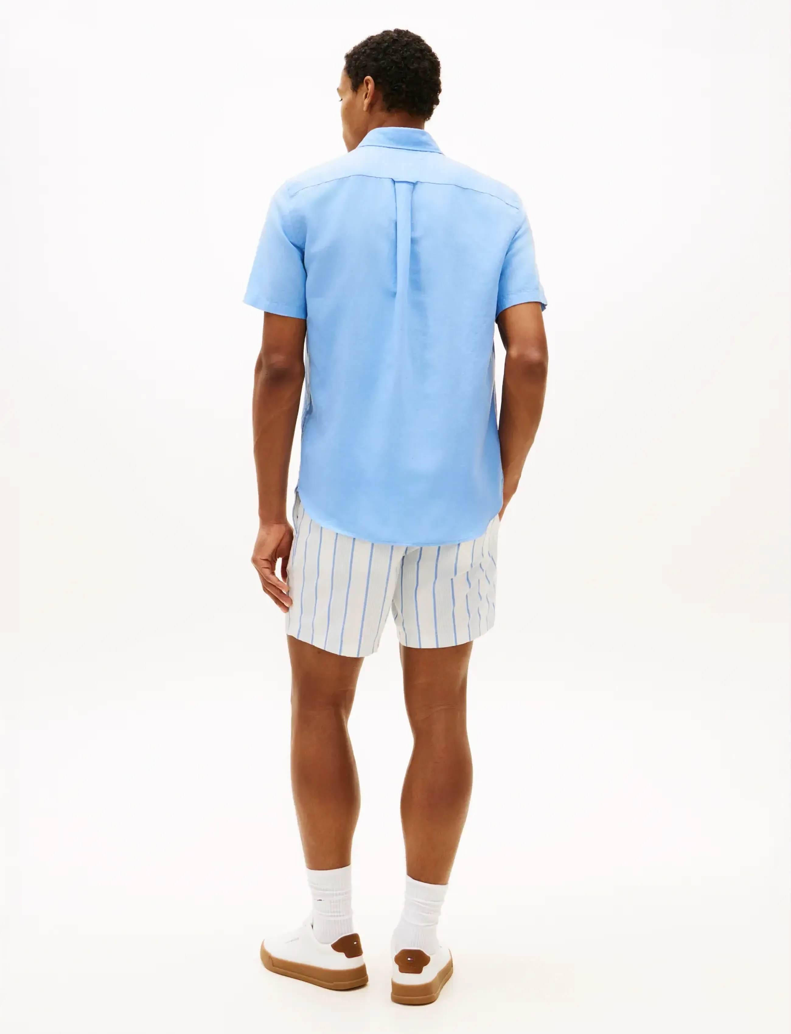 Tommy Hilfiger - LINEN BLEND SOLID SS RF SHT - kortärmade skjortor - cloudy blue - 2