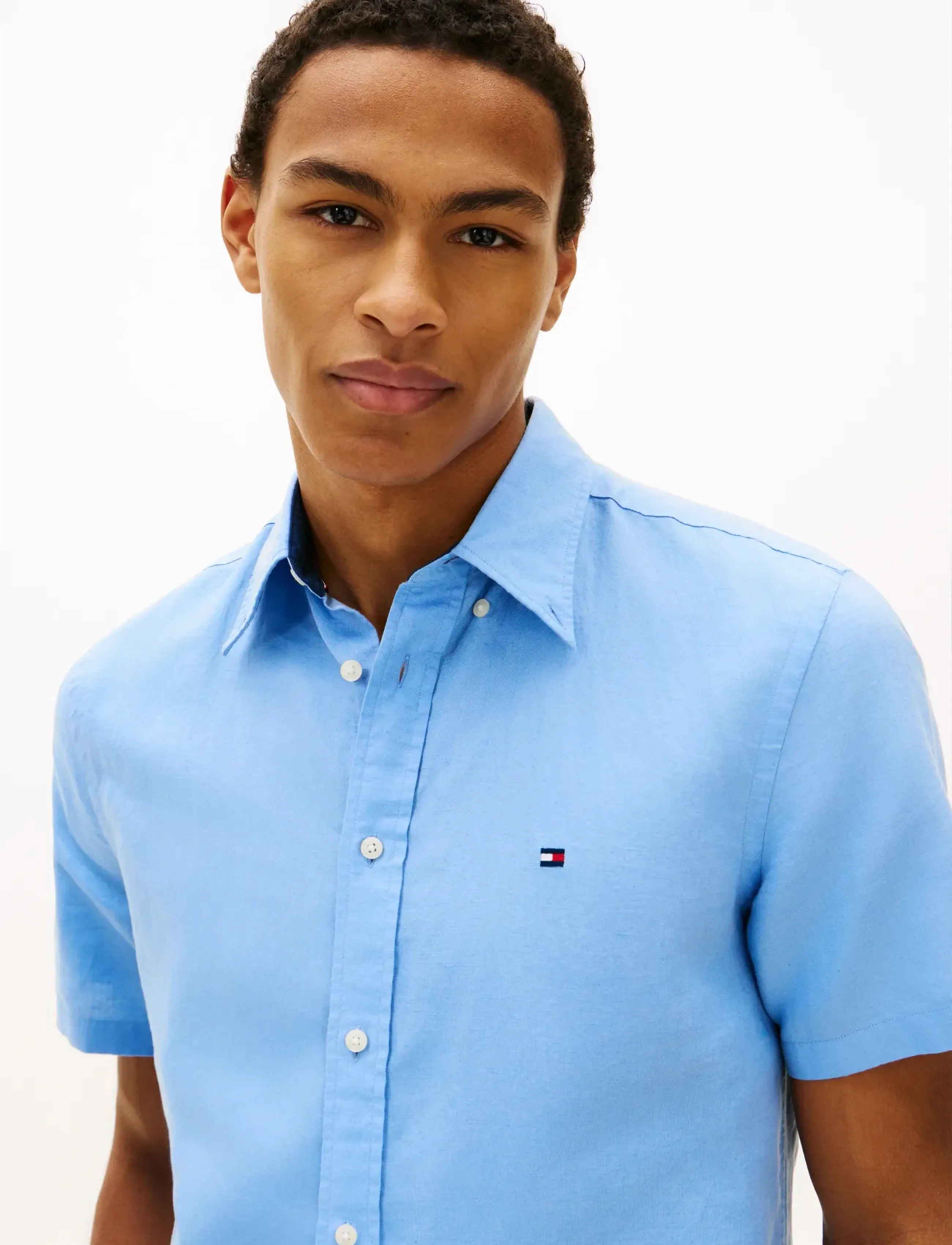 Tommy Hilfiger - LINEN BLEND SOLID SS RF SHT - kortärmade skjortor - cloudy blue - 4