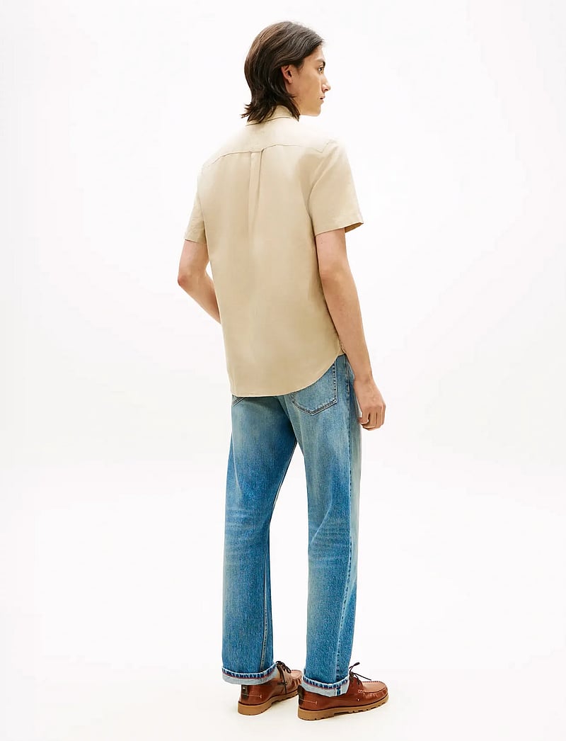 Tommy Hilfiger - LINEN BLEND SOLID SS RF SHT - lühikeste varrukatega särgid - sandalwood - 2